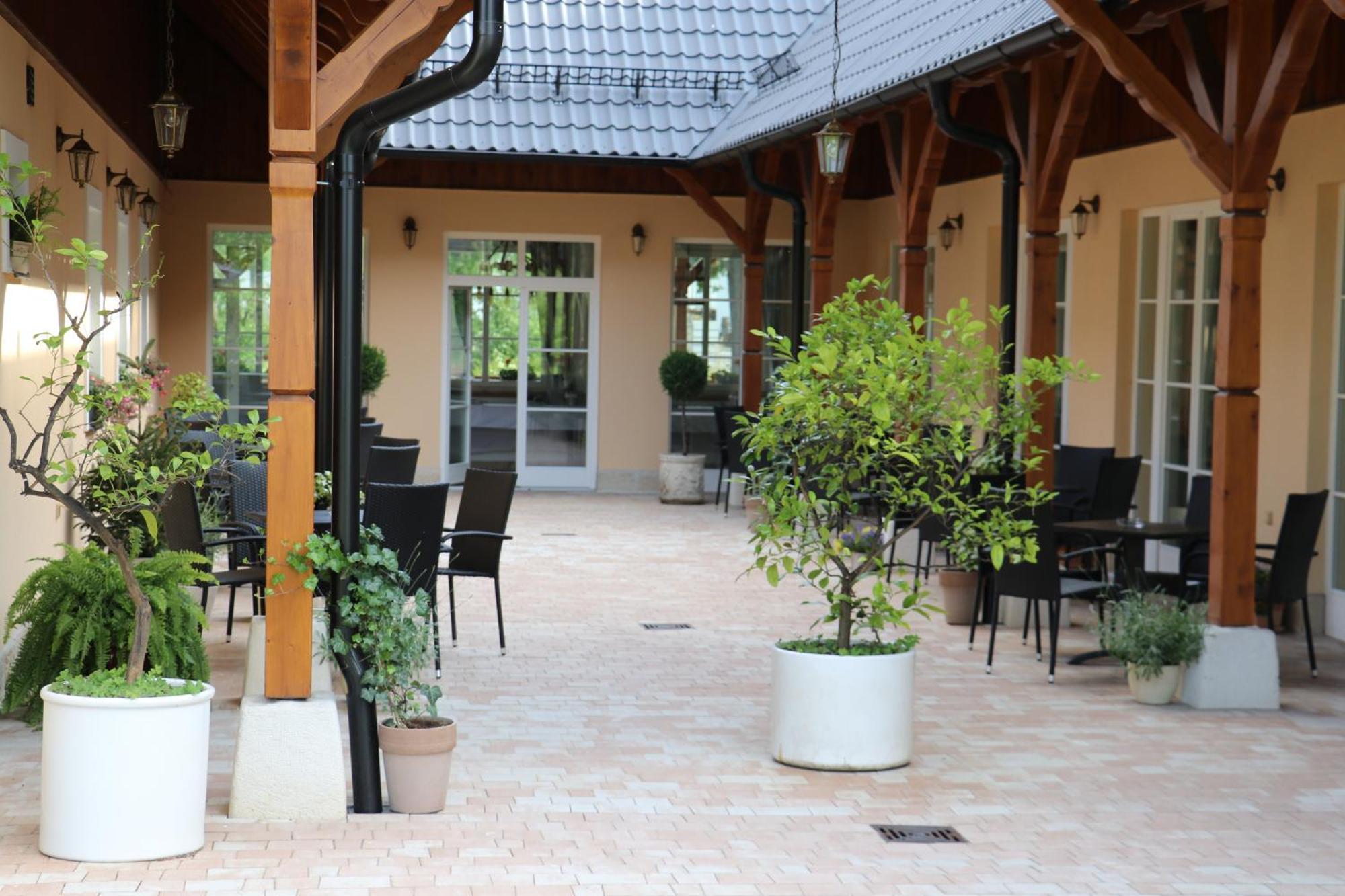 Apartmany Nad Stajemi - Jitravsky Dvorec Rynoltice Extérieur photo